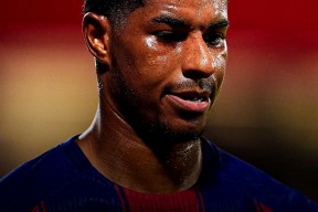 爱游戏平台中心-荷甲赛程吃紧；巴塞罗那加时末段临场应变；气氛紧张；临场指挥获称赞的简单介绍