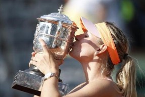 爱游戏-包含莎拉波娃意外战胜法国队，出色发挥引爆全场！赛场气氛高涨的词条