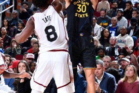 爱游戏官方入口-包含费德勒在勇士比赛中比赛规则变更，战术调整引发热议！上演精彩一战的词条